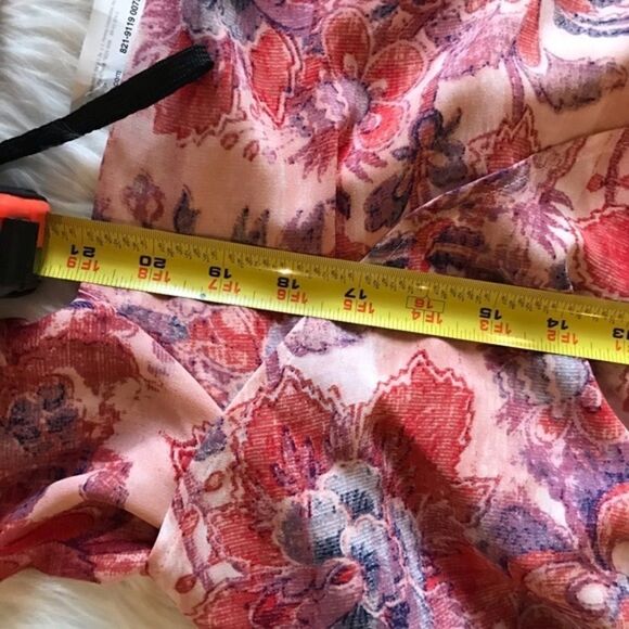 Belle & Sky One Shoulder Bohemian Floral Blouse Ruffle Size Medium Casual Top - Picture 8 of 8